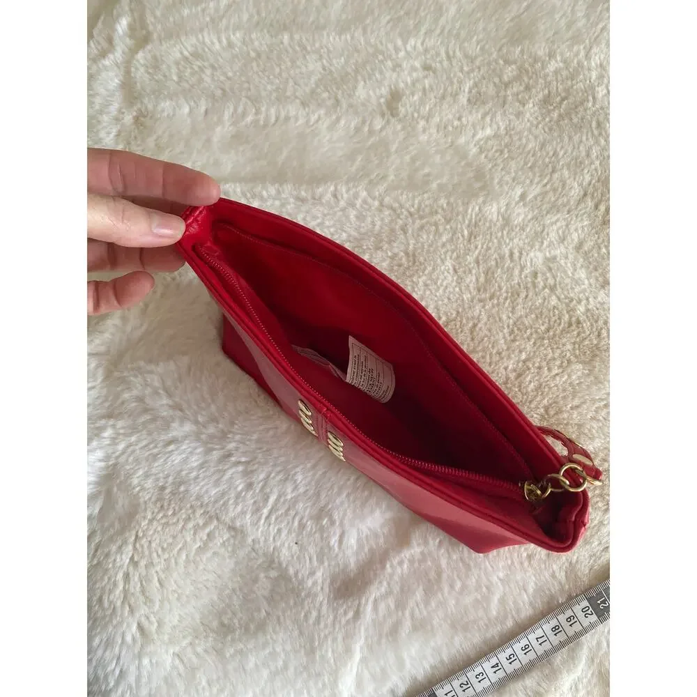 Elizabeth Arden Makeup Bag/ Carrying Case Red Gold Studs‎ Wristlet Bag